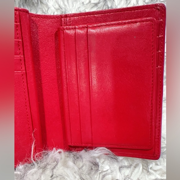 Yves Saint Laurent compact wallet and chain - Picture 10 of 16